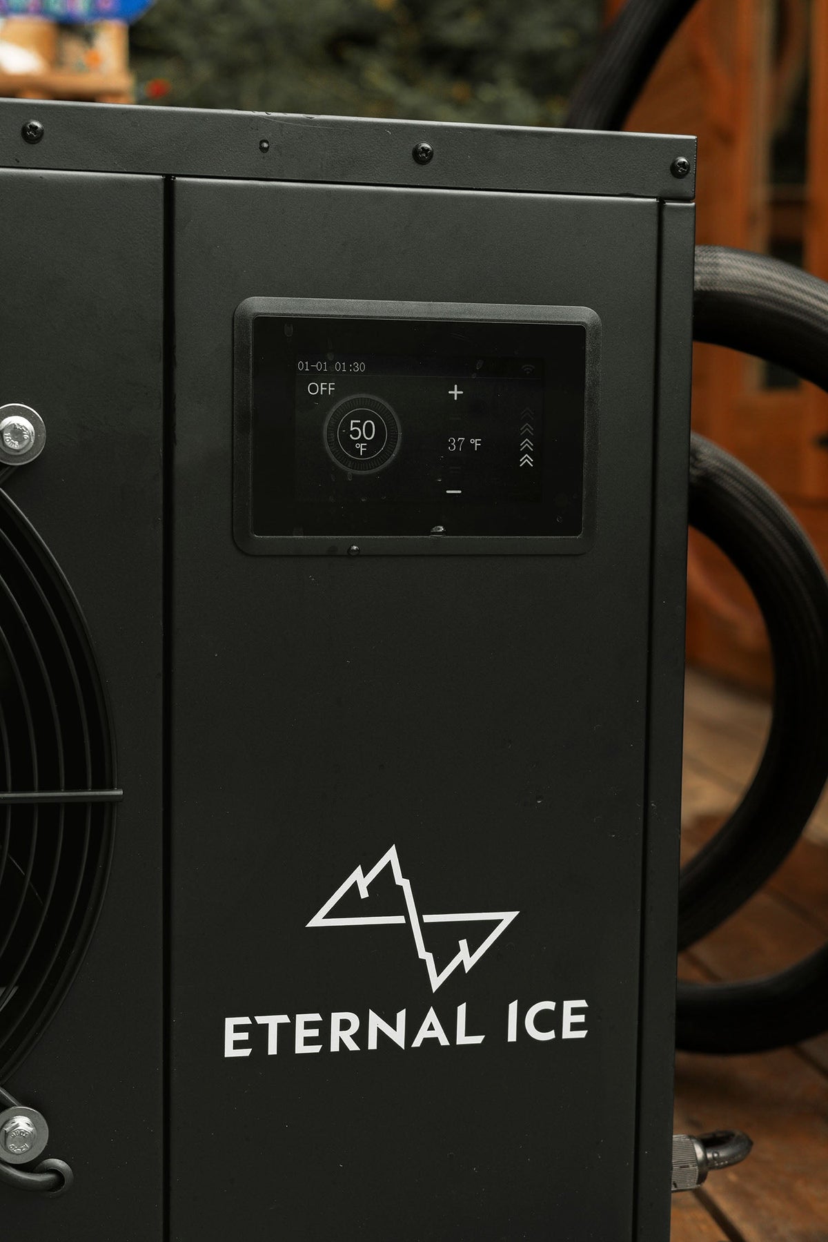 Power Chiller control panel showing Wi-Fi connectivity and temperature adjustment